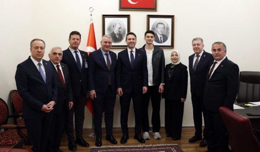 Bakan Bayraktar’ı ziyaret ettiler