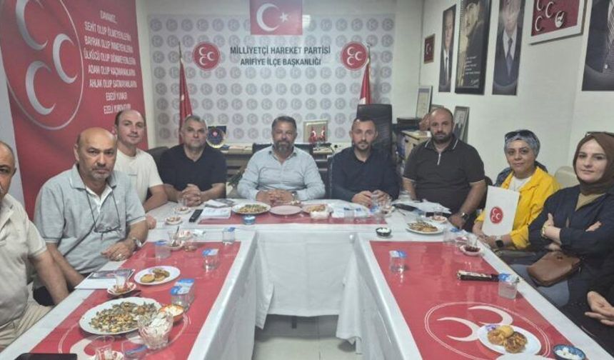 MHP Arifiye’de Kongre hazırlıkları devam ediyor