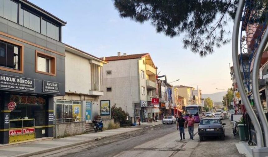 Atatürk Caddesinde üstyapı çalışmaları başlıyor.